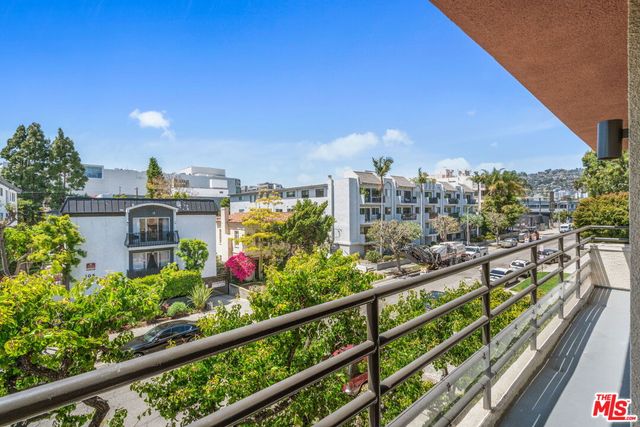 $1,249,000 | 106 North Croft Avenue, Unit 201 | Beverly Center-Miracle Mile