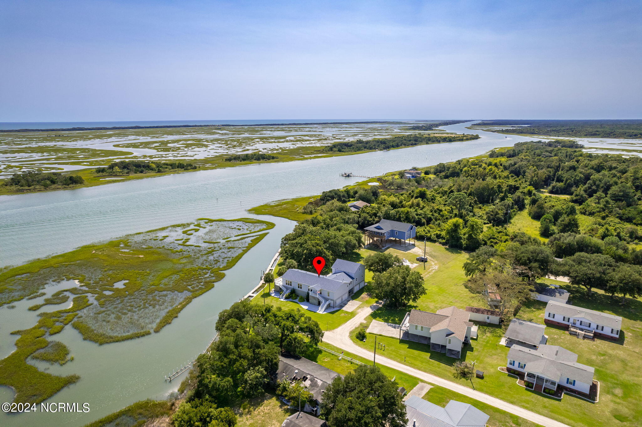 Waterfront home off ICW in Hubert