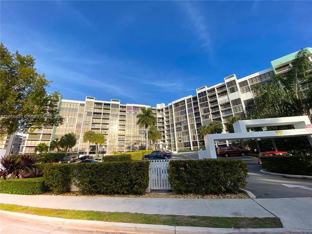 $2,800 | 400 Leslie Drive, Unit 507 | Three Islands