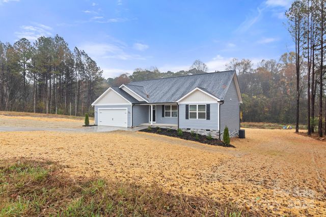 $365,000 | 2412 Mintew Circle | Howards Creek Township - Lincoln County