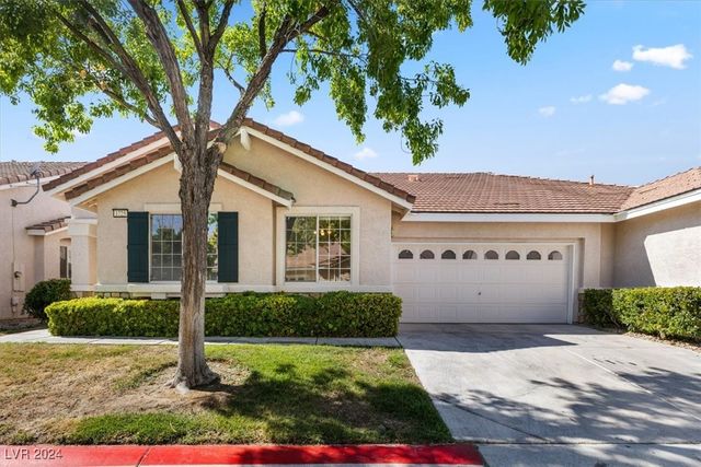 $550,000 | 1725 Pacific Breeze Drive | The Crossing at Summerlin