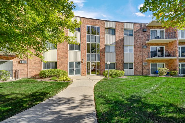 $144,900 | 9725 South Keeler Avenue, Unit 310 | Oak Lawn