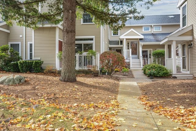 $399,900 | 77 Bradford Commons Lane, Unit 77 | Braintree Highlands