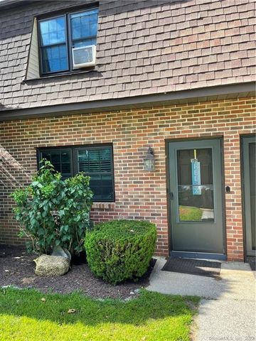 $1,800 | 143 Pine Hill Road, Unit 18F | Thomaston