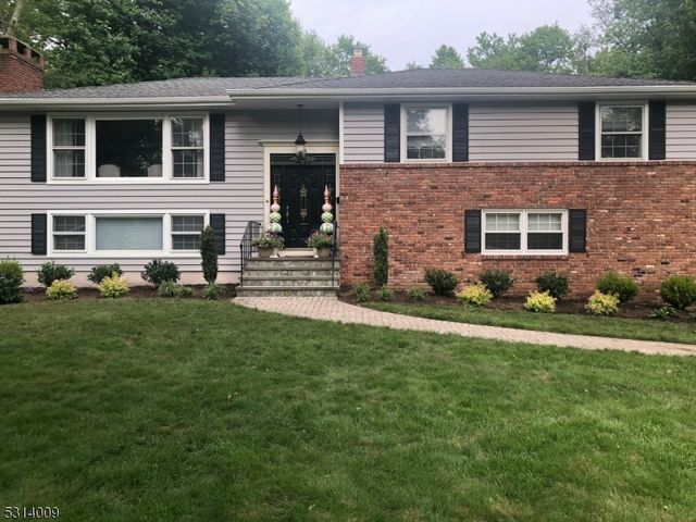 $869,000 | 44 Cambridge Drive | Berkeley Heights