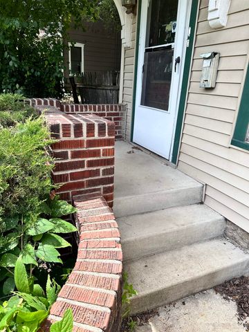 $325,000 | 841 East Milwaukee Street | Courthouse Hill