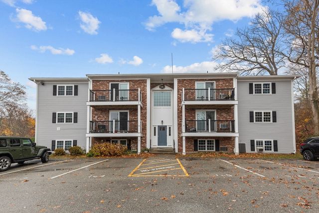 $290,000 | 1 Chapel Hill Drive, Unit 2 | Plymouth