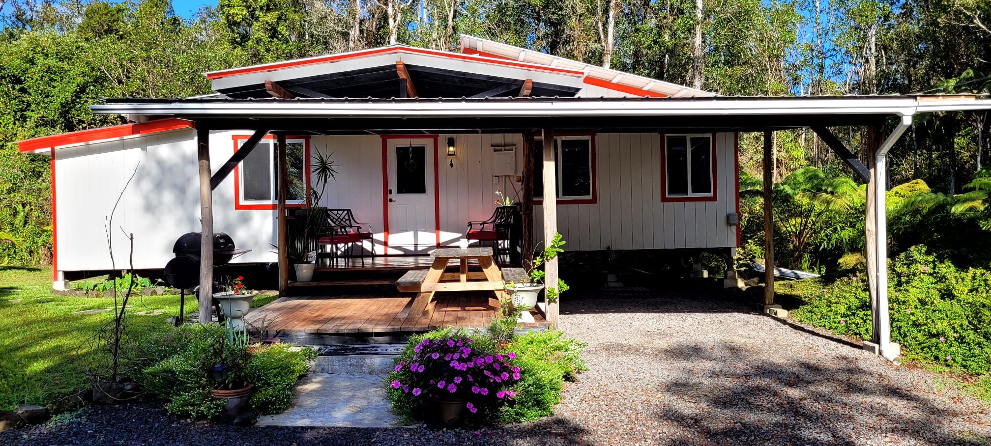 a view of house with patio outdoor seating