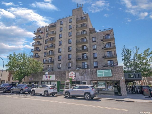 $739,000 | 213-02 42nd Avenue, Unit 3A | Bayside