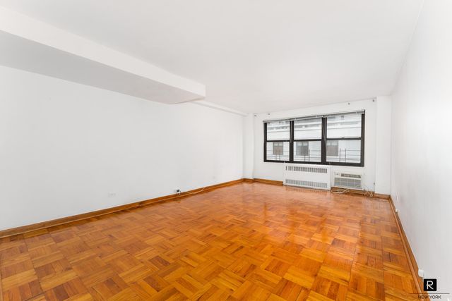 $875,000 | 140 East 56th Street, Unit 14E | Midtown East