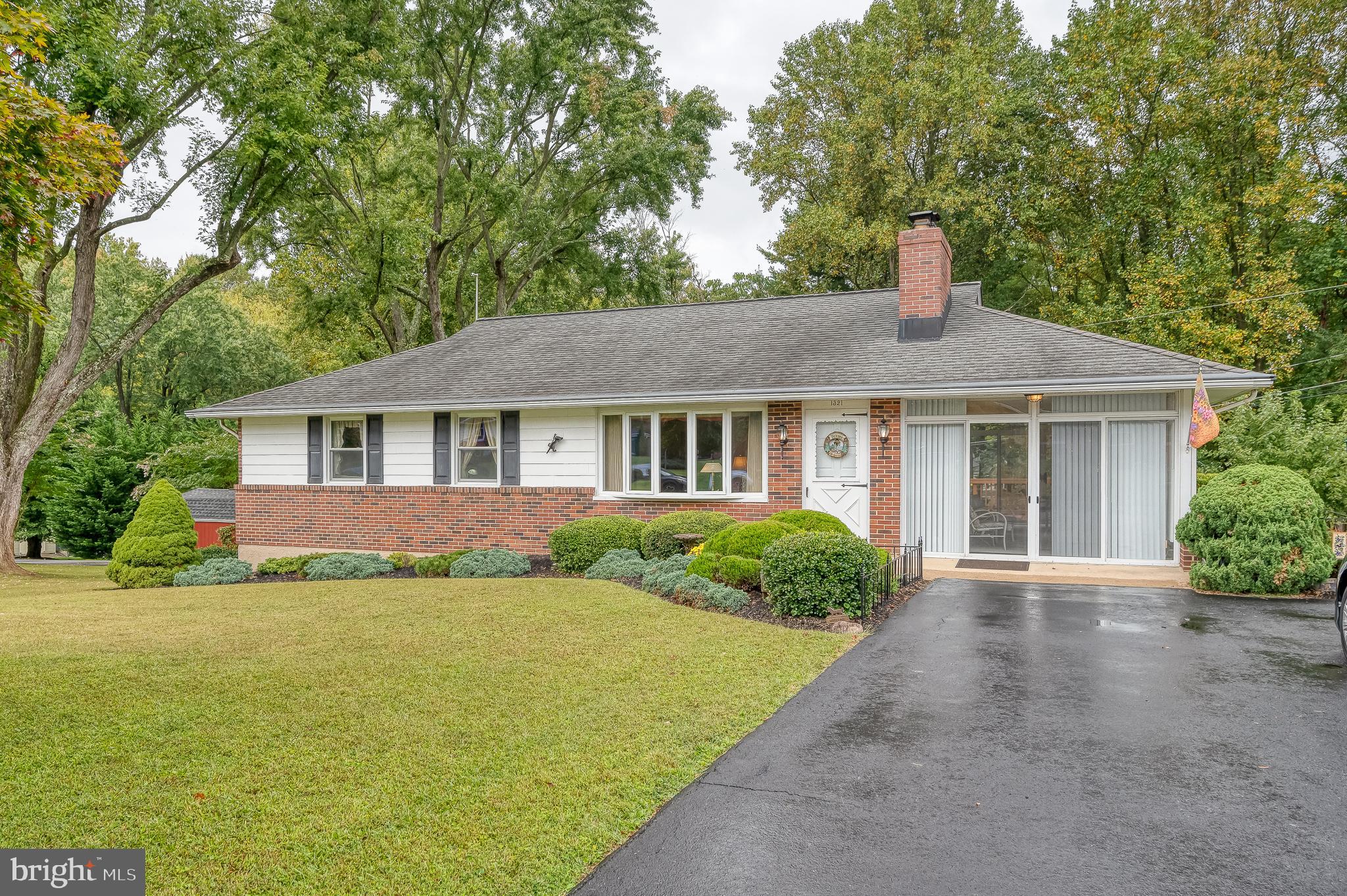 Welcome Home to 1321 Murgatroyd Rd!