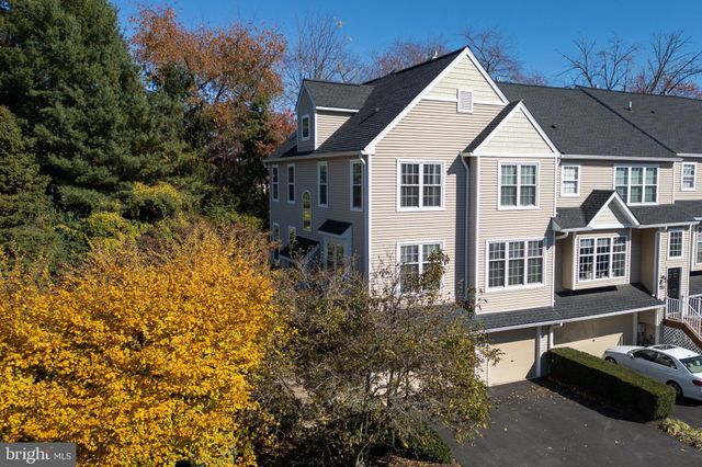 $595,000 | 432 Lake George Circle | East Bradford Township - Chester County