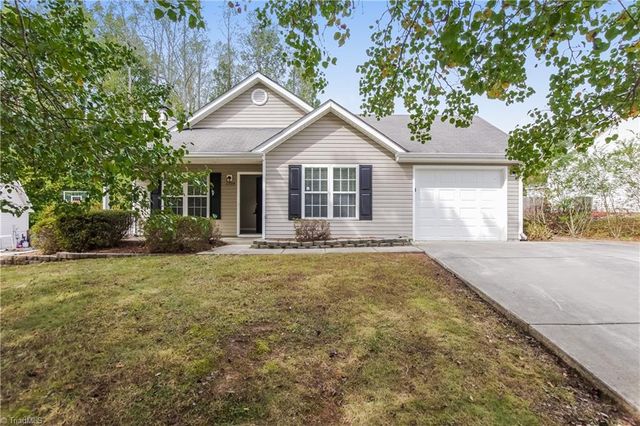 $1,855 | 1704 Dunneman Court | Jefferson Township - Guilford County