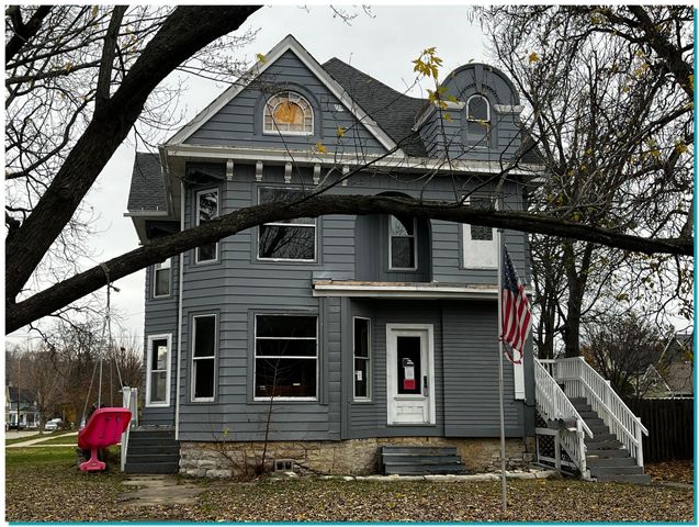 $299,900 | 518 Dunbar Avenue | Waukesha