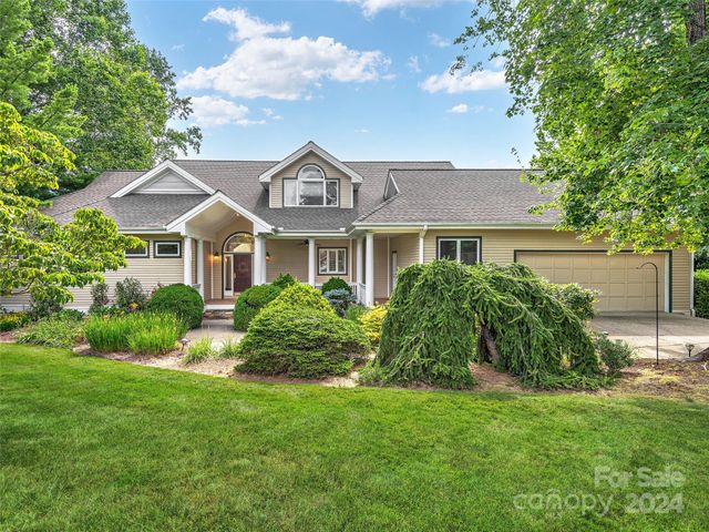 $1,099,000 | 4 Crescent Court | Reems Creek Golf Club