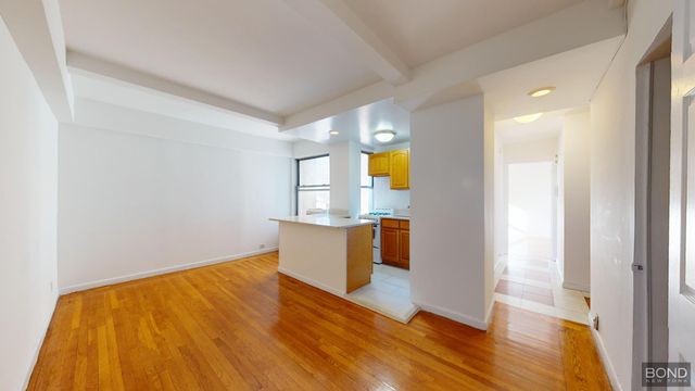 $3,395 | 301 East 38th Street, Unit 8C | Murray Hill