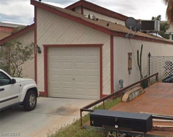 $339,900 | 6227 Don Gaspar Avenue | Southwest Las Vegas