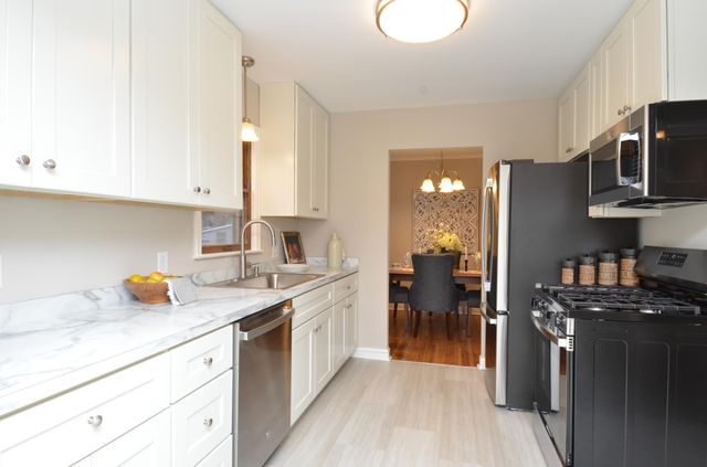 $299,900 | 6001 Emerson Avenue North | Brooklyn Center