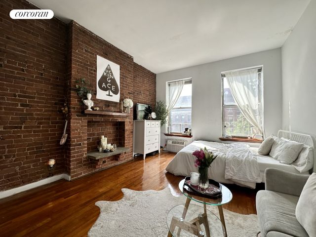 $2,100 | 1670 York Avenue, Unit 5E | Upper East Side