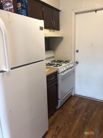 $1,000 | 710 East Baxter Street, Unit A | Seguin