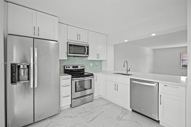 $300,000 | 2178 West 60th Street, Unit 18211 | Hialeah