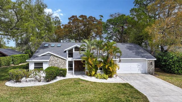 $824,000 | 1755 Oak Lakes Drive | Sarasota Springs