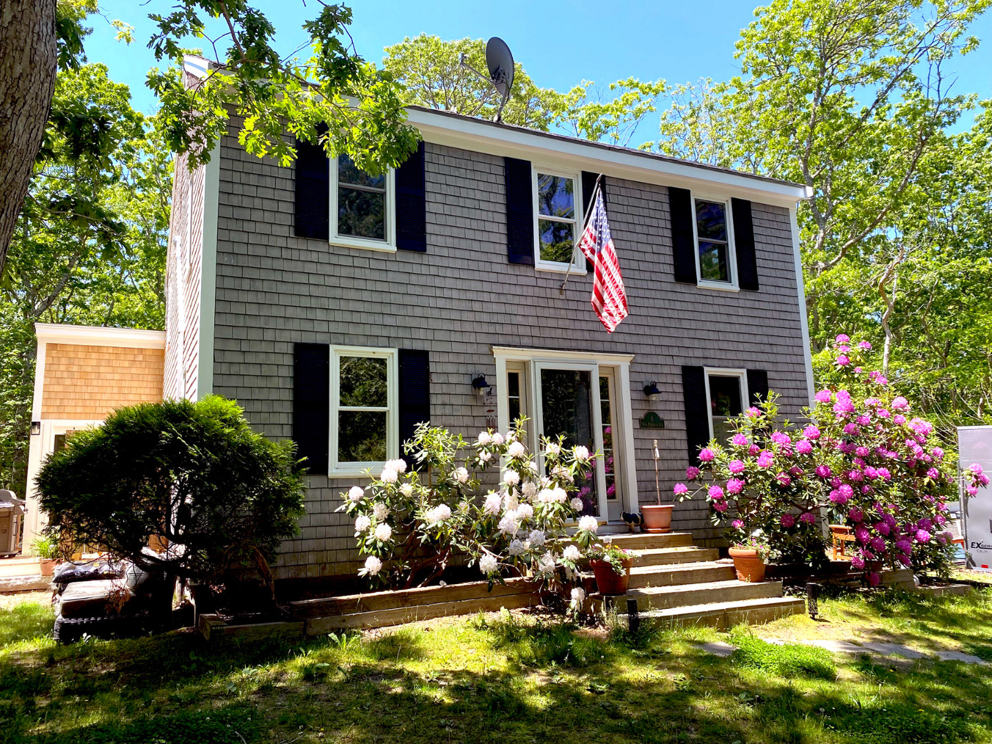 a front view of house with yard