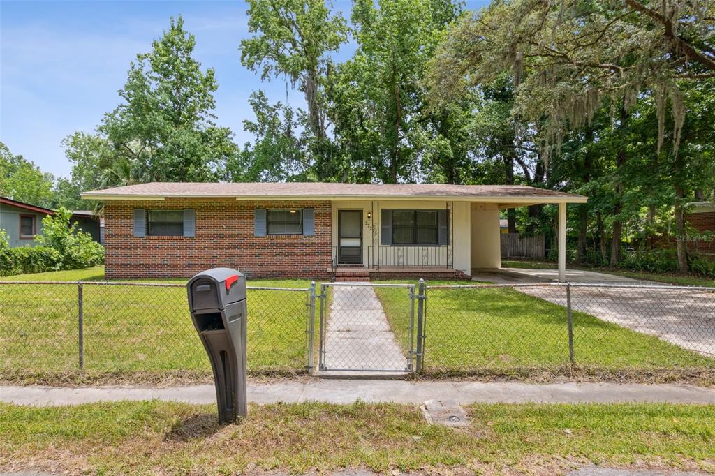 FULLY RENOVATED HOME in Orange Park!!