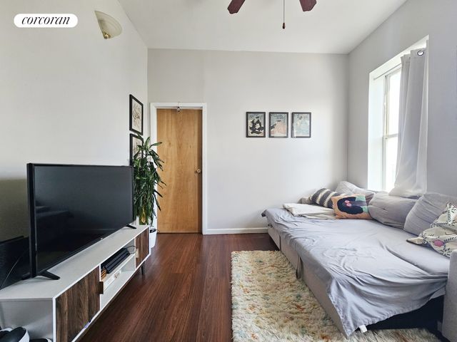 $3,300 | 241 South 3rd Street, Unit 20 | Williamsburg