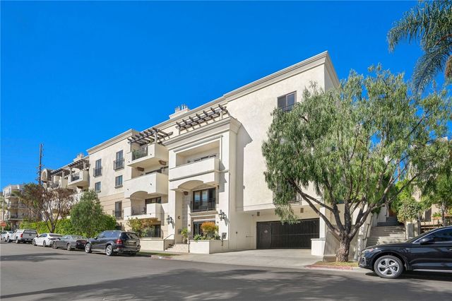 $1,750,000 | 11863 Darlington Avenue, Unit 301 | Brentwood