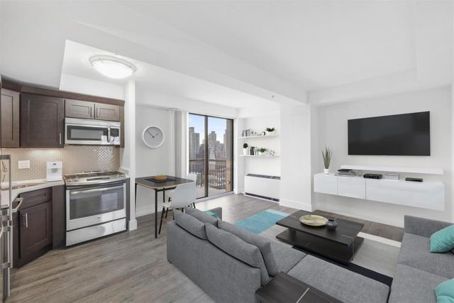 $4,850 | 354 East 91st Street, Unit 1901 | Upper East Side