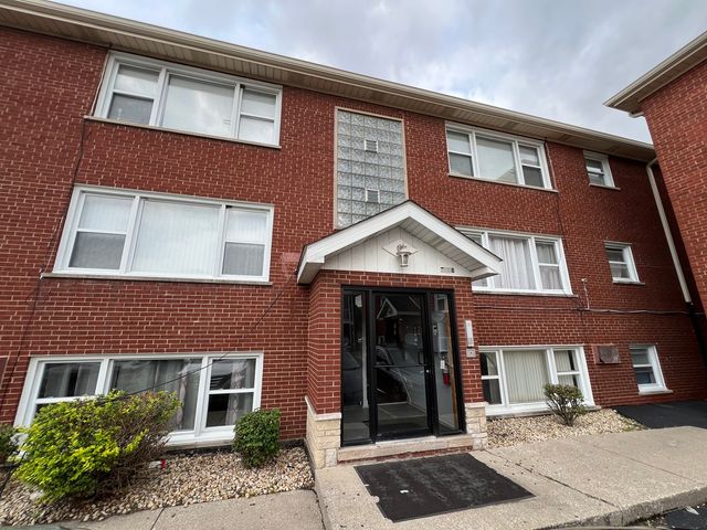 $139,000 | 7110 West 107th Street, Unit 21 | Worth