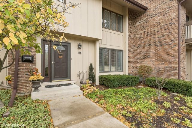 $439,000 | 5 Kane Court | Willowbrook Village