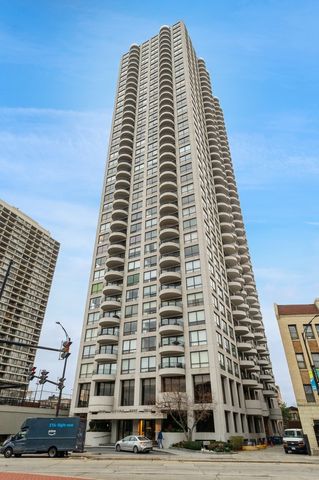 $2,650 | 2020 North Lincoln Park West, Unit 20D | 2020 Lincoln Park West