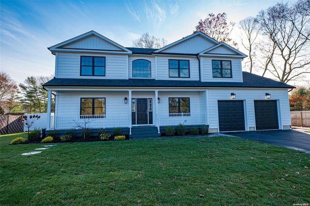 $1,399,000 | 10 Barnsley Lane | Sayville