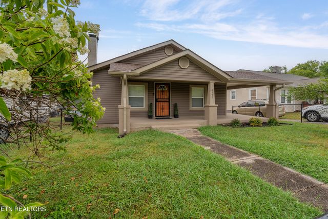 $309,900 | 2757 Tarleton Avenue | Pine View Park