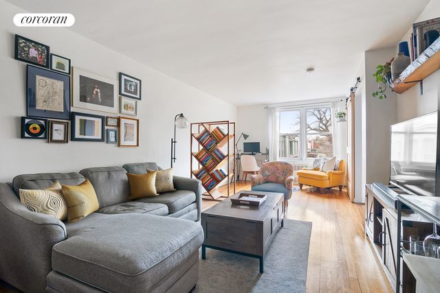 $629,000 | 651 Vanderbilt Street, Unit 3J | Windsor Terrace