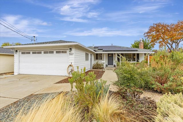 $898,888 | 5507 Alaska Drive | Clayton Valley Highlands