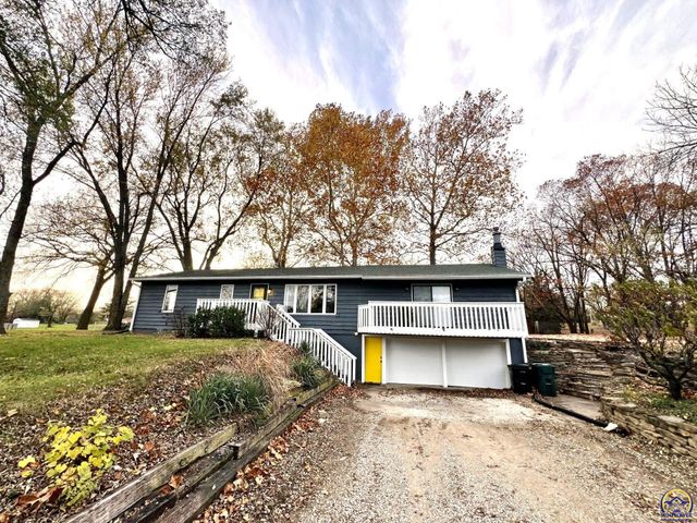 $299,900 | 4125 Northwest Green Hills Road | Soldier Township - Shawnee County