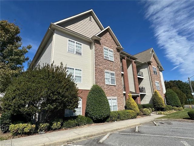 $205,000 | 6801 Hanesbrook Circle, Unit 201 | Clemmons