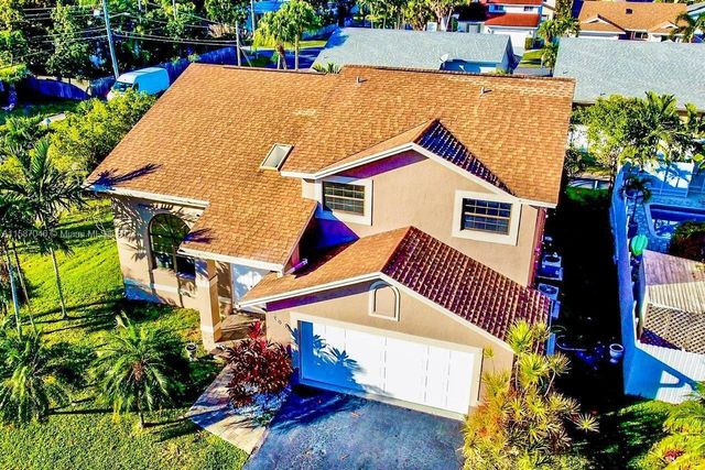 $935,000 | 203 Southeast 9th Street | Dania Beach