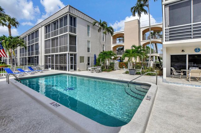 $370,000 | 5900 Northeast 7th Avenue, Unit 105N | Northeast Boca Raton