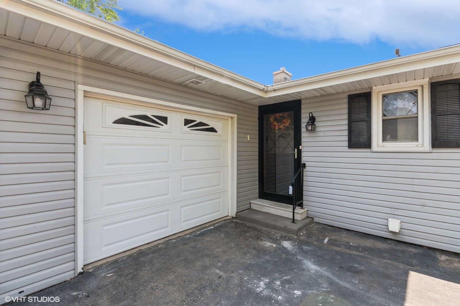 a view of a front door of the house