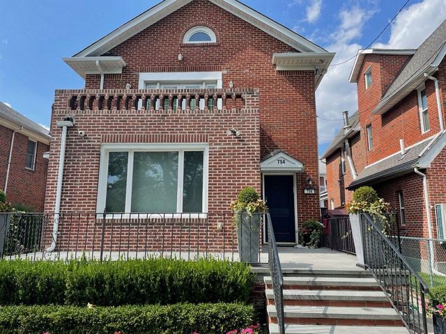 $6,500 | 754 Caffrey Avenue | Far Rockaway