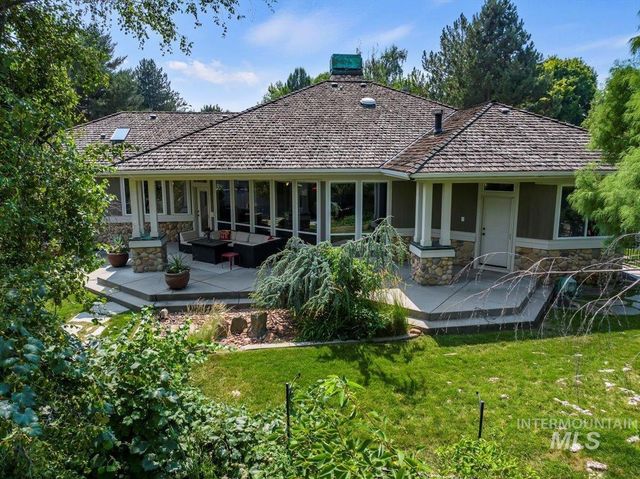 $1,050,000 | 5224 North Blackbird Way | Green Belt