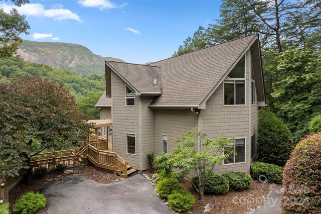 $792,000 | 461 Fairway Drive | Lake Lure