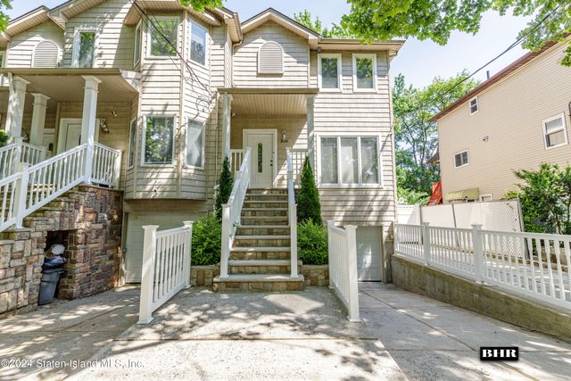 $825,000 | 396 North Railroad Avenue | Dongan Hills