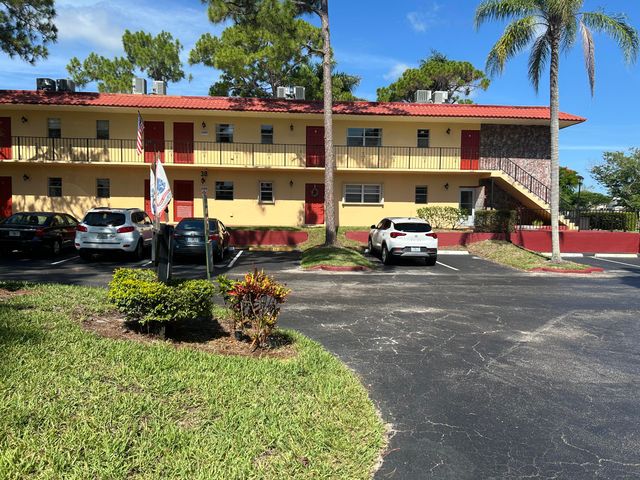 $2,300 | 1989 Southwest Palm City Road, Unit J | Poppleton West