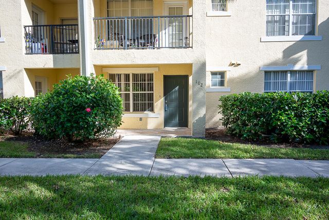 $235,000 | 164 Southwest Peacock Boulevard, Unit 33102 | Fountainview