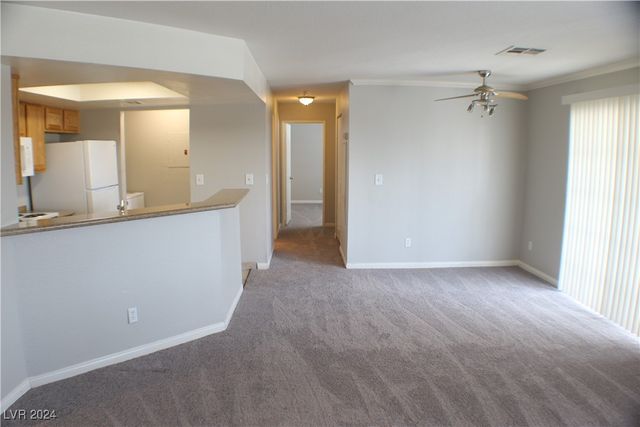 $1,295 | 8600 West Charleston Boulevard, Unit 2040 | Angel Park Lindell